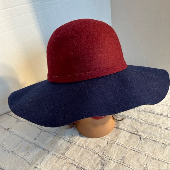 C Accessories - C 100% WOOL TWO TONE NAVY AND BURGUNDY FLOPPY STYLE WOMEN’S HAT
